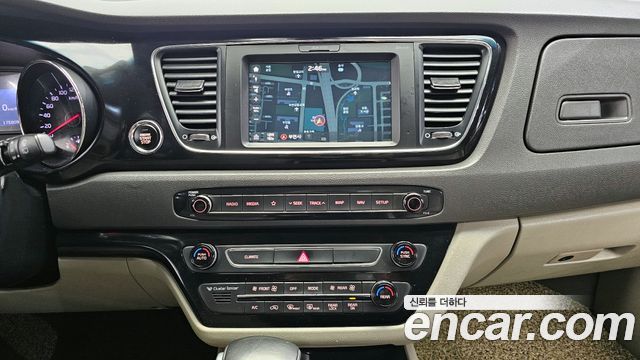 Kia Canival 2018 — photo 14