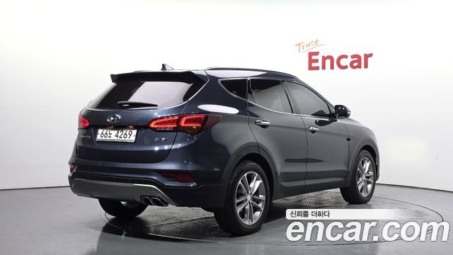 Hyundai Santafe 2017 — photo 2