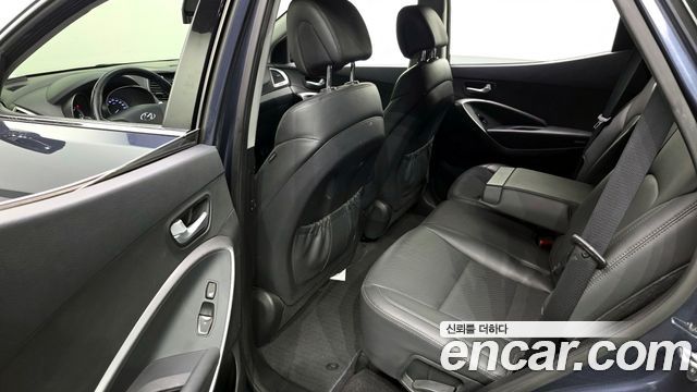 Hyundai Santafe 2017 — photo 11