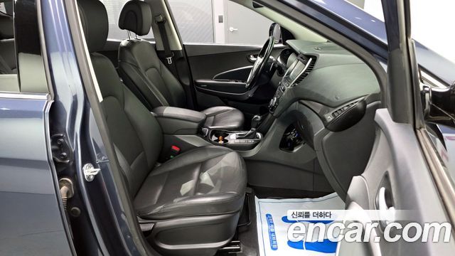 Hyundai Santafe 2017 — photo 12