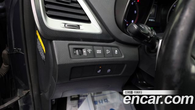Hyundai Santafe 2017 — photo 13