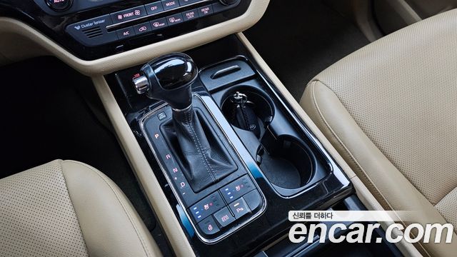 Kia Canival 2016 — photo 9