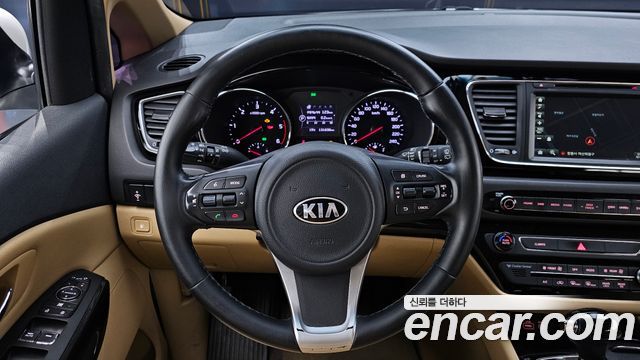 Kia Canival 2016 — photo 13