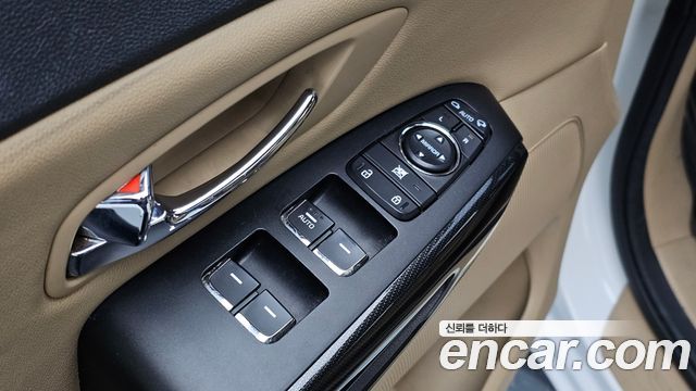 Kia Canival 2016 — photo 17