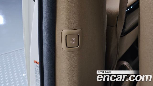 Kia Canival 2016 — photo 18