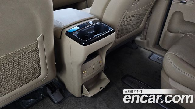 Kia Canival 2016 — photo 19