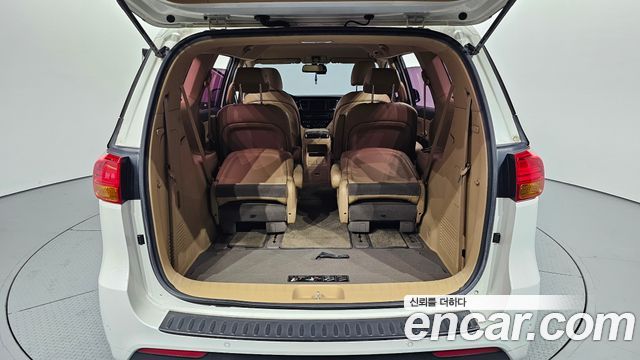 Kia Canival 2016 — photo 20
