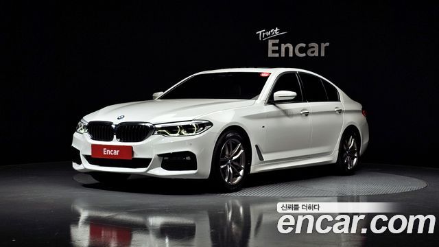 BMW 5-Series 2018 — photo 1
