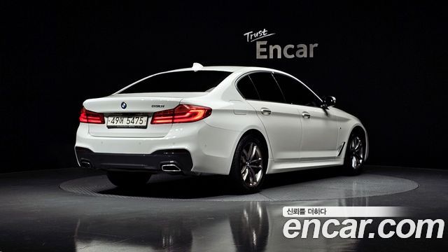 BMW 5-Series 2018 — photo 2