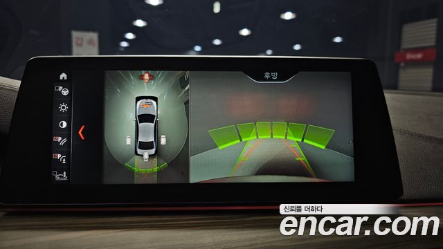 BMW 5-Series 2018 — photo 15