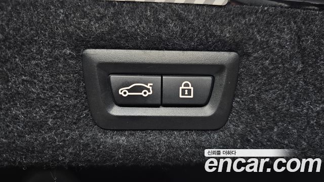 BMW 5-Series 2018 — photo 20