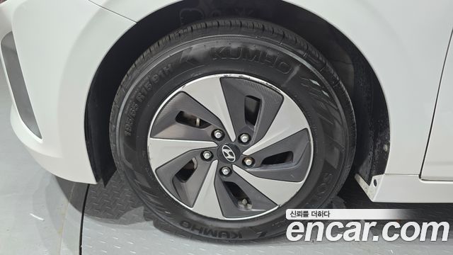 Hyundai Ioniq 2016 — photo 5