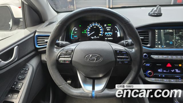 Hyundai Ioniq 2016 — photo 14