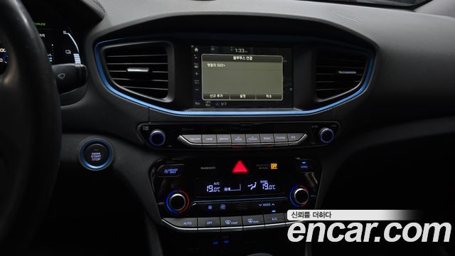 Hyundai Ioniq 2016 — photo 15