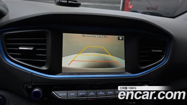 Hyundai Ioniq 2016 — photo 16