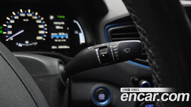 Hyundai Ioniq 2016 — photo 19