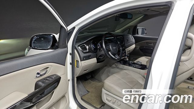 Kia Canival 2019 — photo 11