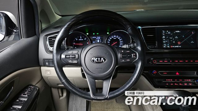 Kia Canival 2019 — photo 13