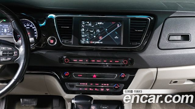 Kia Canival 2019 — photo 14