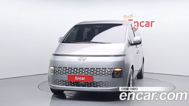 Hyundai Staria 2023 — photo 3