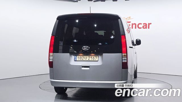 Hyundai Staria 2023 — photo 4