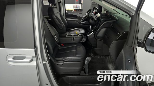 Hyundai Staria 2023 — photo 11