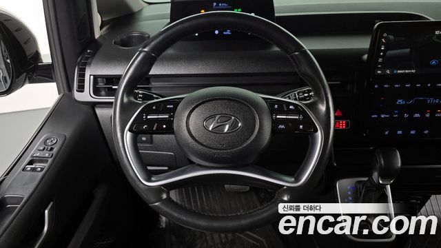 Hyundai Staria 2023 — photo 14