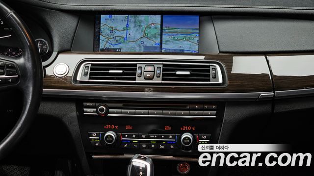 BMW 7-Series 2009 — photo 14