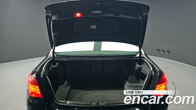 BMW 7-Series 2009 — photo 20