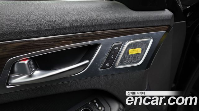 Genesis G80 2019 — photo 18