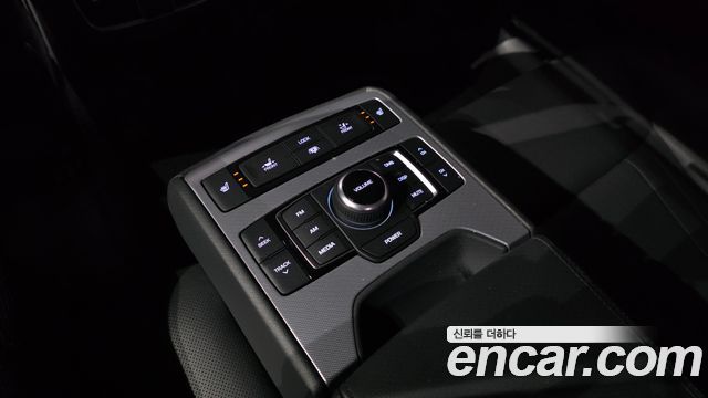 Genesis G80 2019 — photo 19