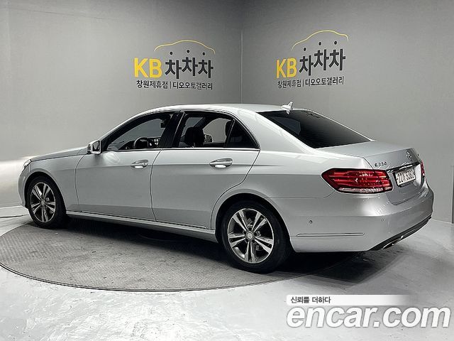 Mercedes-Benz E-Class 2014 — photo 2
