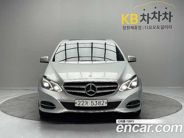Mercedes-Benz E-Class 2014 — photo 3