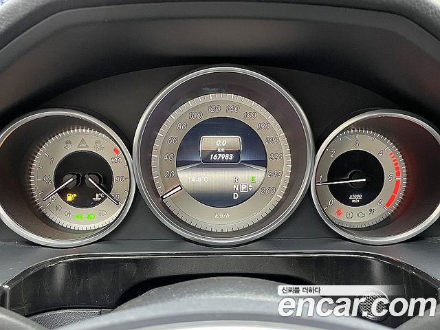 Mercedes-Benz E-Class 2014 — photo 8