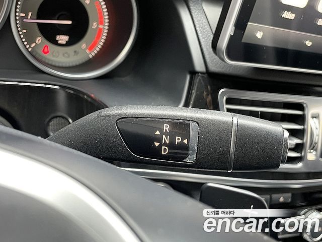 Mercedes-Benz E-Class 2014 — photo 9
