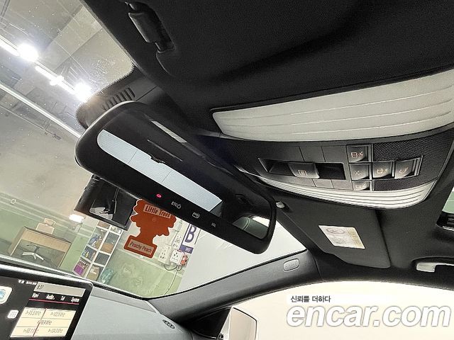 Mercedes-Benz E-Class 2014 — photo 13
