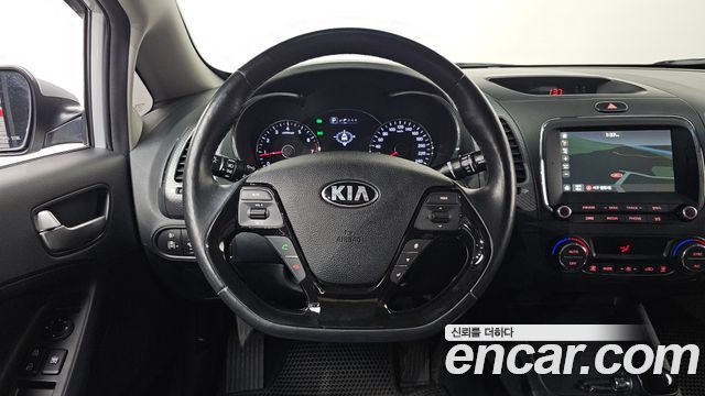 Kia K3 2016 — photo 16