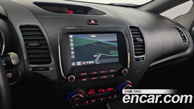 Kia K3 2016 — photo 19