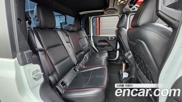 Jeep Gladiator 2021 — photo 18
