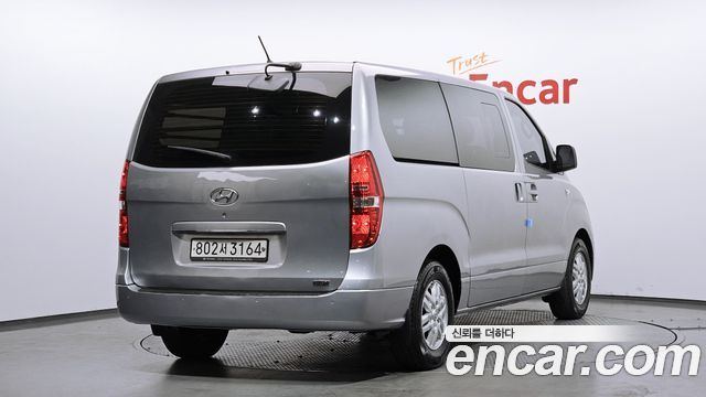 Hyundai Starex 2018 — photo 2