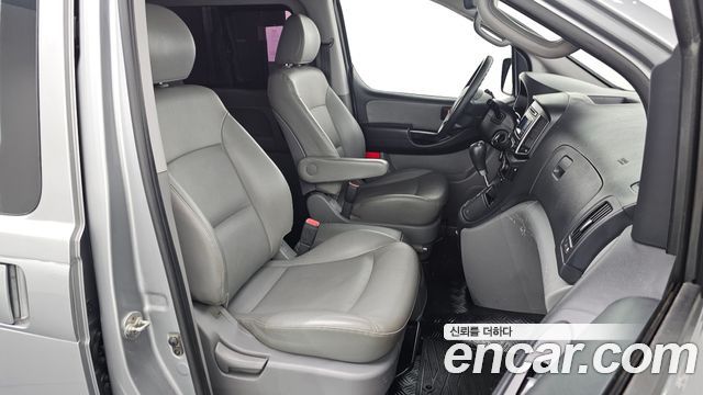 Hyundai Starex 2018 — photo 10