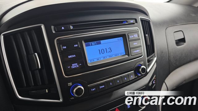 Hyundai Starex 2018 — photo 15