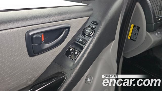 Hyundai Starex 2018 — photo 16