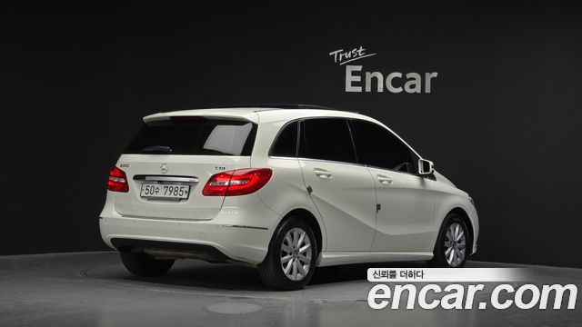 Mercedes-Benz B-Class 2015 — photo 2