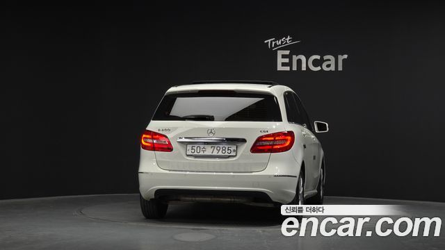 Mercedes-Benz B-Class 2015 — photo 4