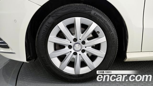 Mercedes-Benz B-Class 2015 — photo 5