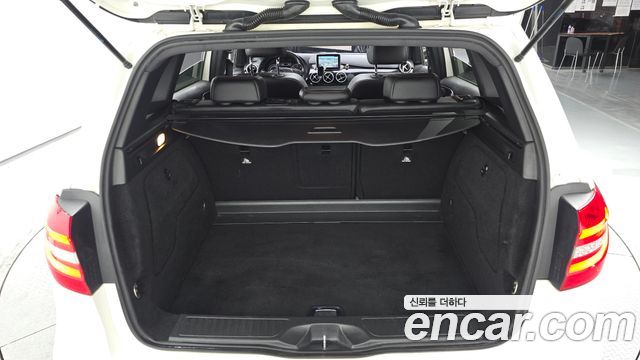 Mercedes-Benz B-Class 2015 — photo 20