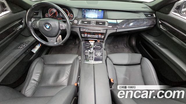 BMW 7-Series 2010 — photo 7