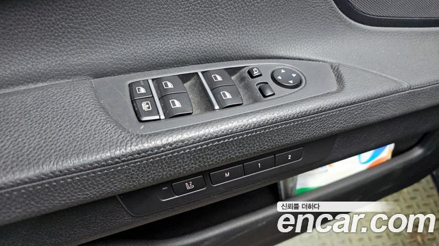 BMW 7-Series 2010 — photo 13