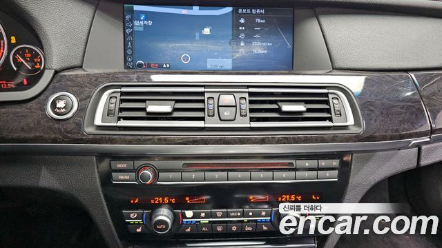 BMW 7-Series 2010 — photo 15